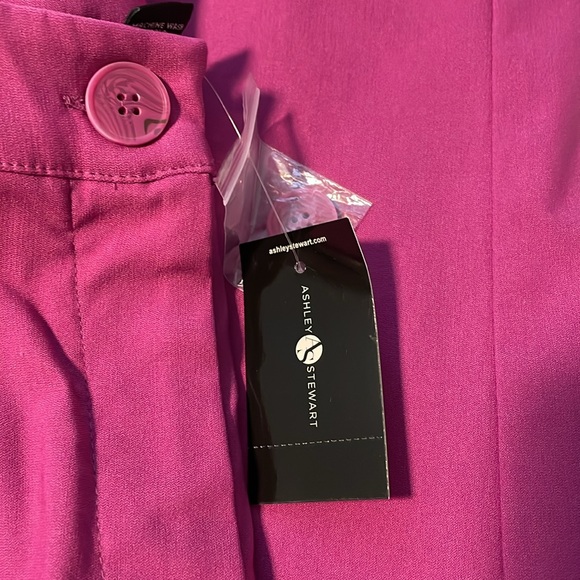 Women’s Pants - Picture 5 of 5